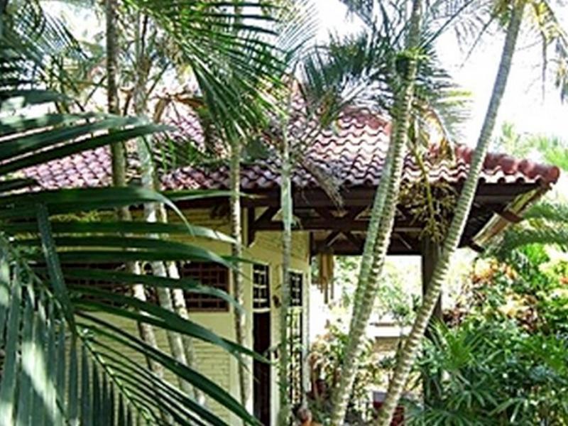Raja'S Bungalow Hotel Senggigi Exterior foto