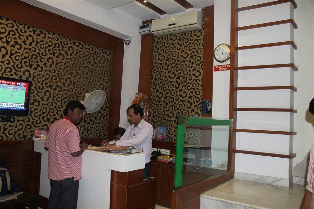 Hotel Shri Vinayak At New Delhi Railway Station-By Rcg Hotels Exterior foto
