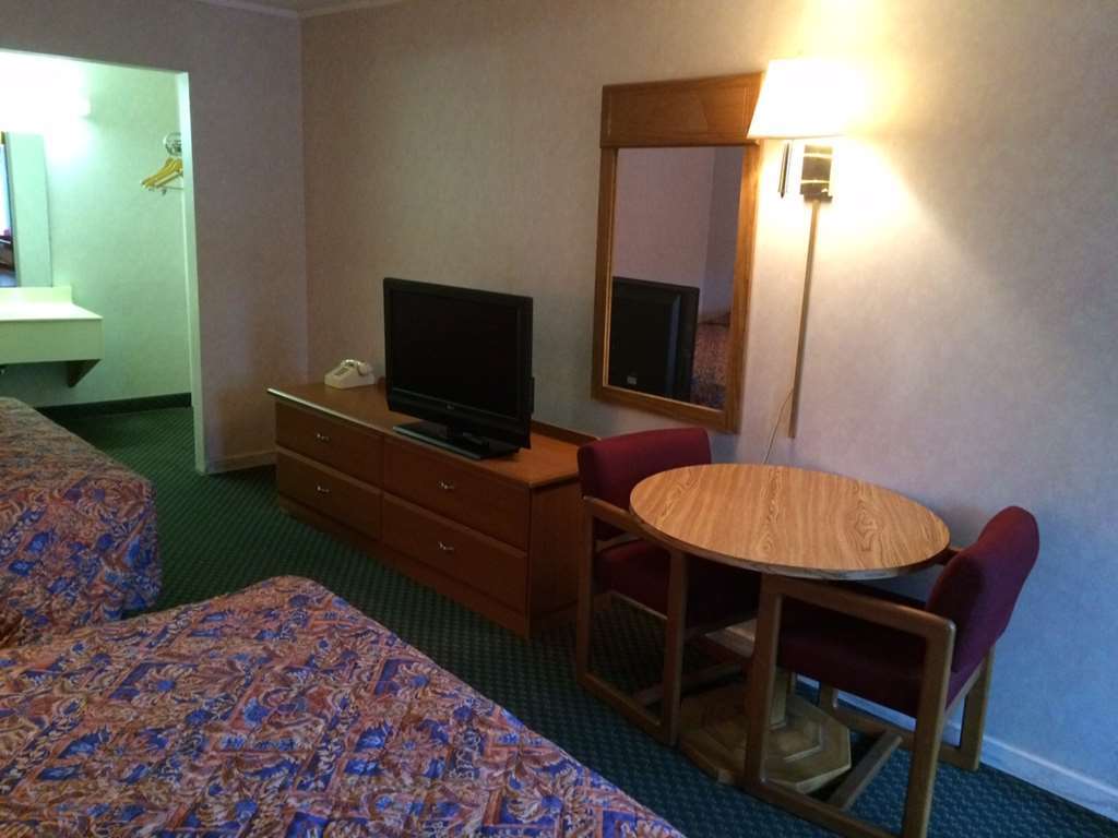 Town And Country Inn Suites Spindale Forest City Quarto foto