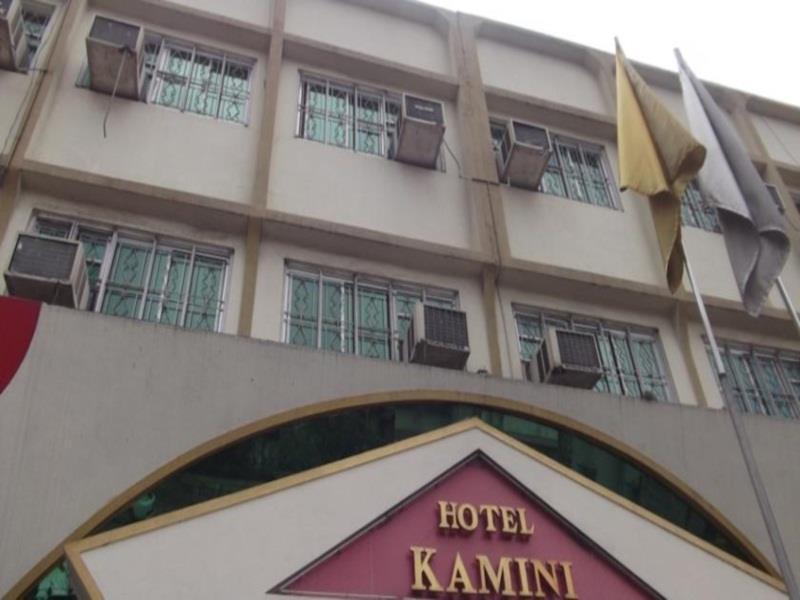 Vaccinated Staff- Oyo Flagship 307 Hotel Kamini Pimpri-Chinchwad Exterior foto