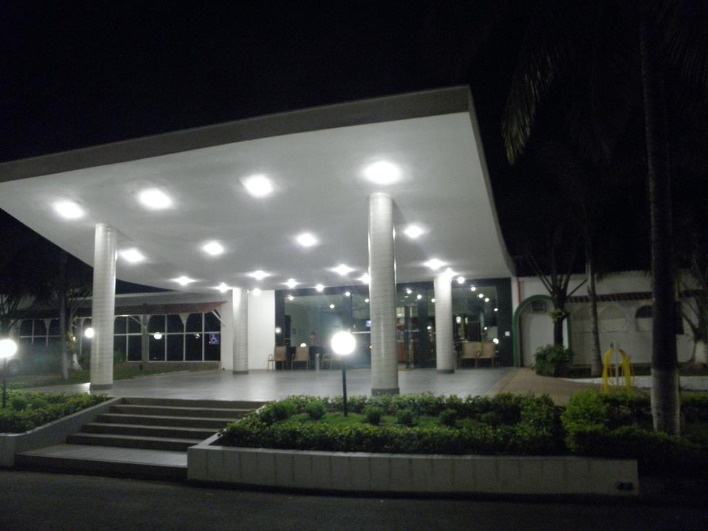 Rio Claro Plaza Hotel Exterior foto