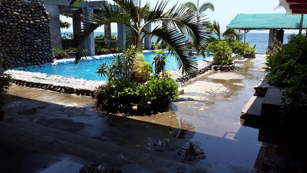 Reddoorz @ White Castle Beach Resort Iba Zambales Exterior foto