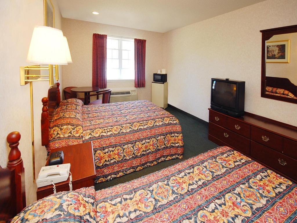 Econo Lodge Inn & Suites Downtown Rensselaer Quarto foto