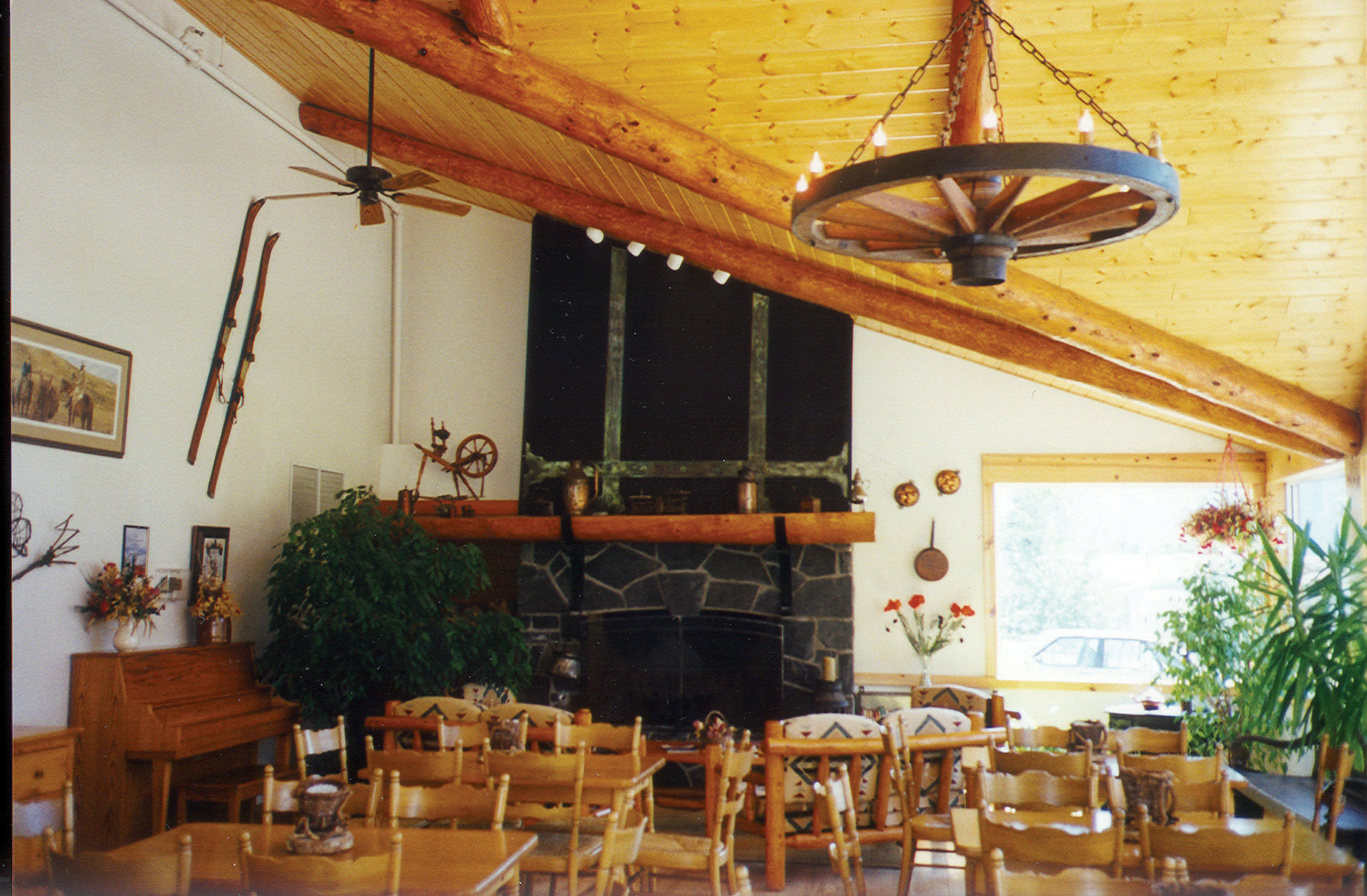 Canmore Rocky Mountain Inn Exterior foto