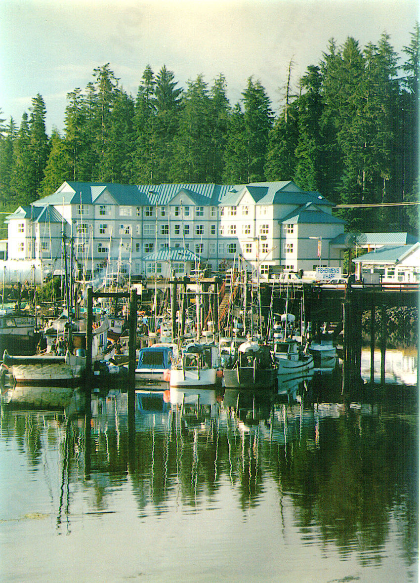 Quarterdeck Inn Port Hardy Exterior foto