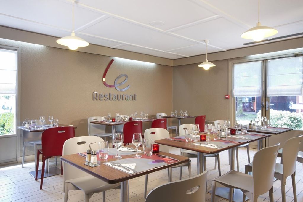Kyriad Tarbes Bastillac Restaurante foto