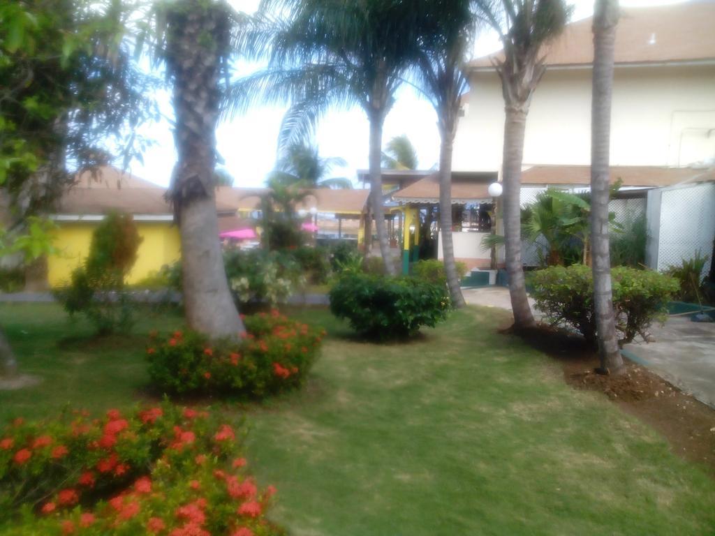 Club Ambiance (Adults Only) Hotel Runaway Bay Exterior foto