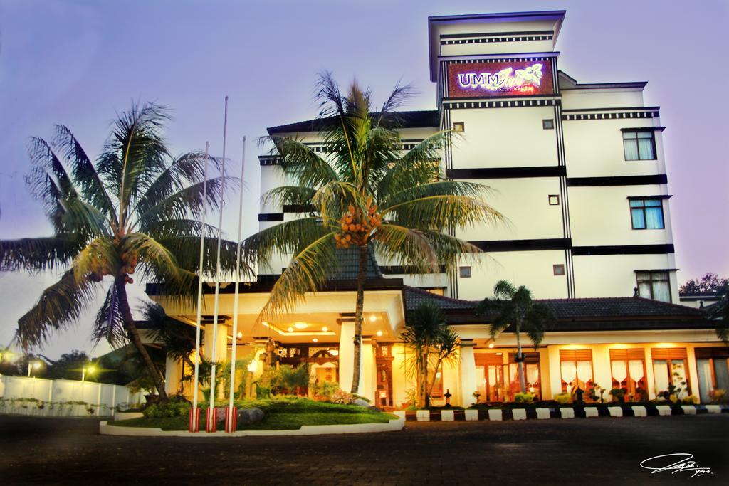Umm Inn Hotel Malang Exterior foto