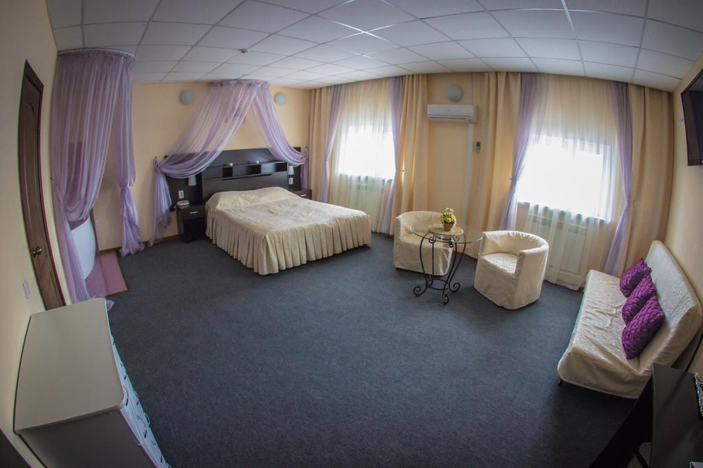 Hotel Abazhur-Zuro Ulyanovsk Exterior foto