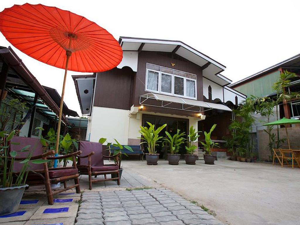 Aree Guest House Lampang Exterior foto
