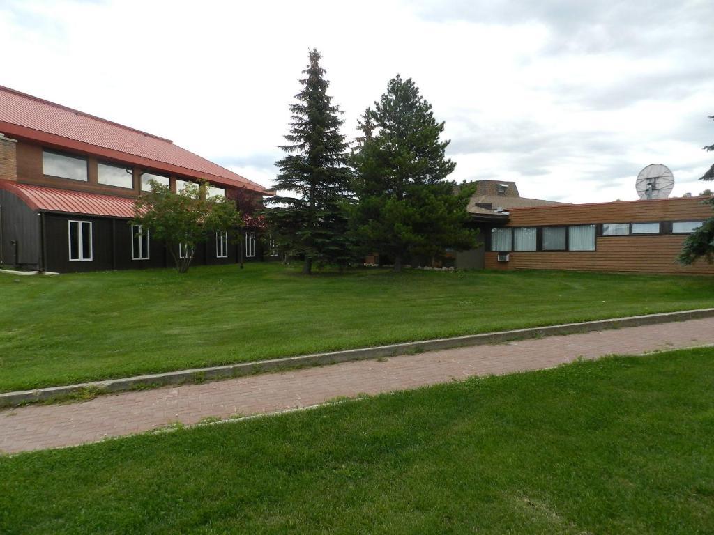 Slave Lake Inn And Conference Centre Exterior foto