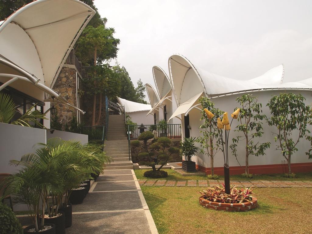 The Valley Resort Hotel Bandung Exterior foto