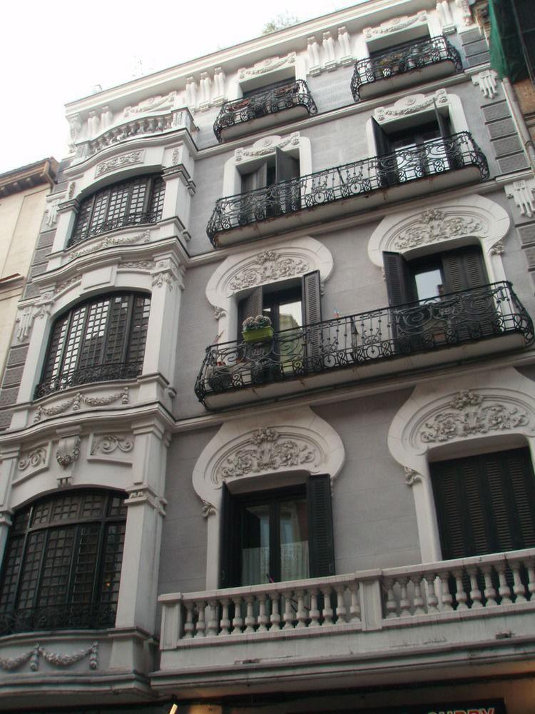 Six Rooms Plaza Mayor Madri Exterior foto