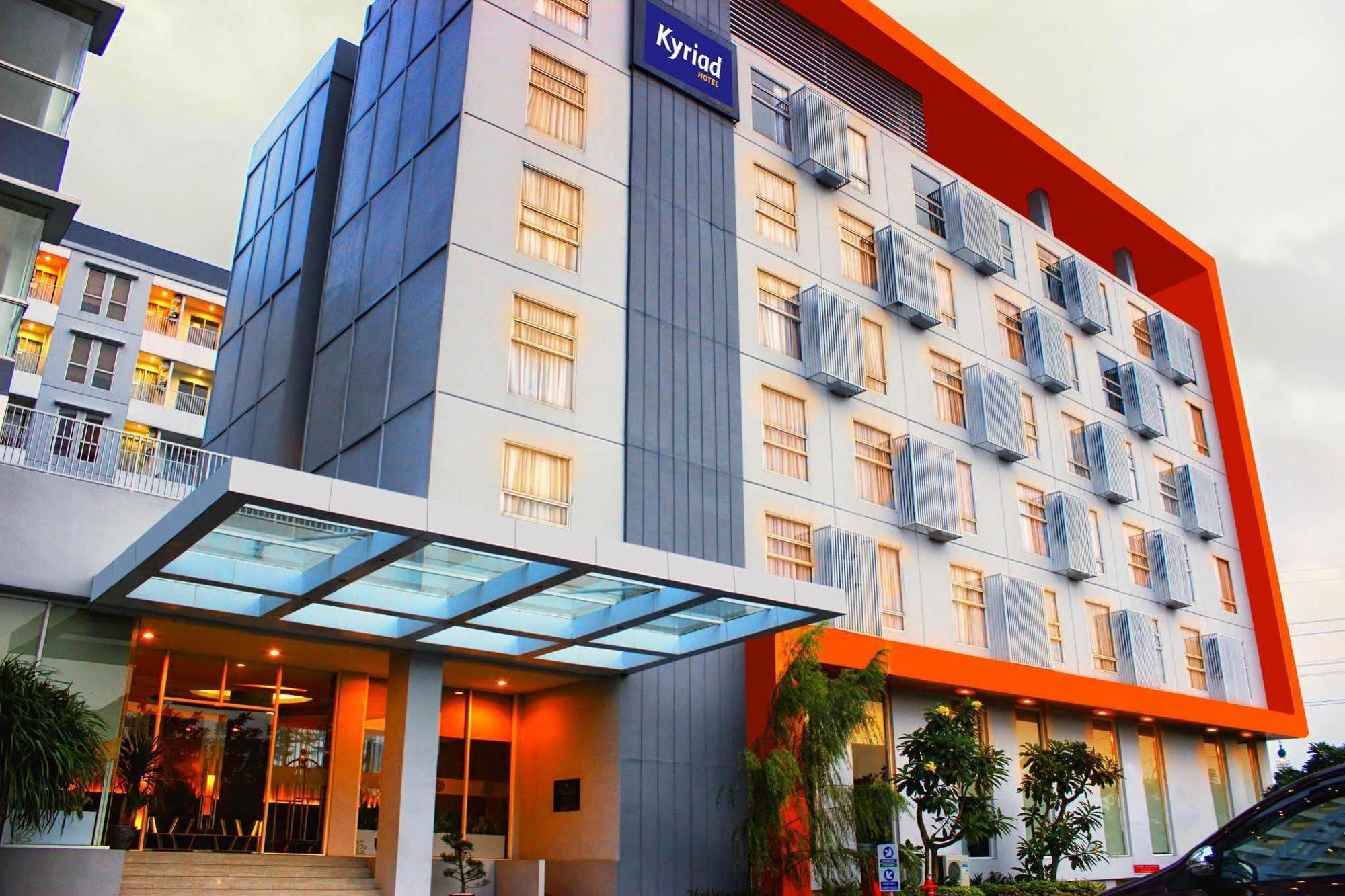 Kyriad Hotel Airport Jakarta Tangerang Exterior foto