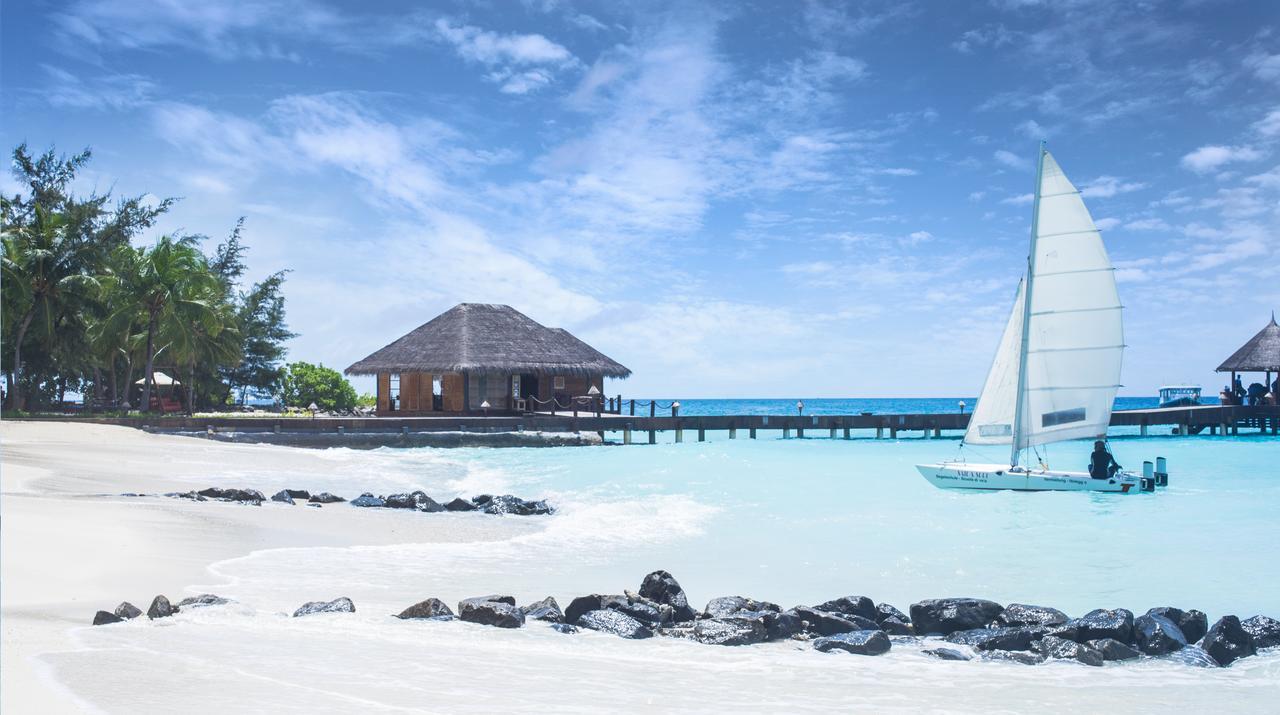 Taj Coral Reef Resort & Spa Hembadhu Island Exterior foto