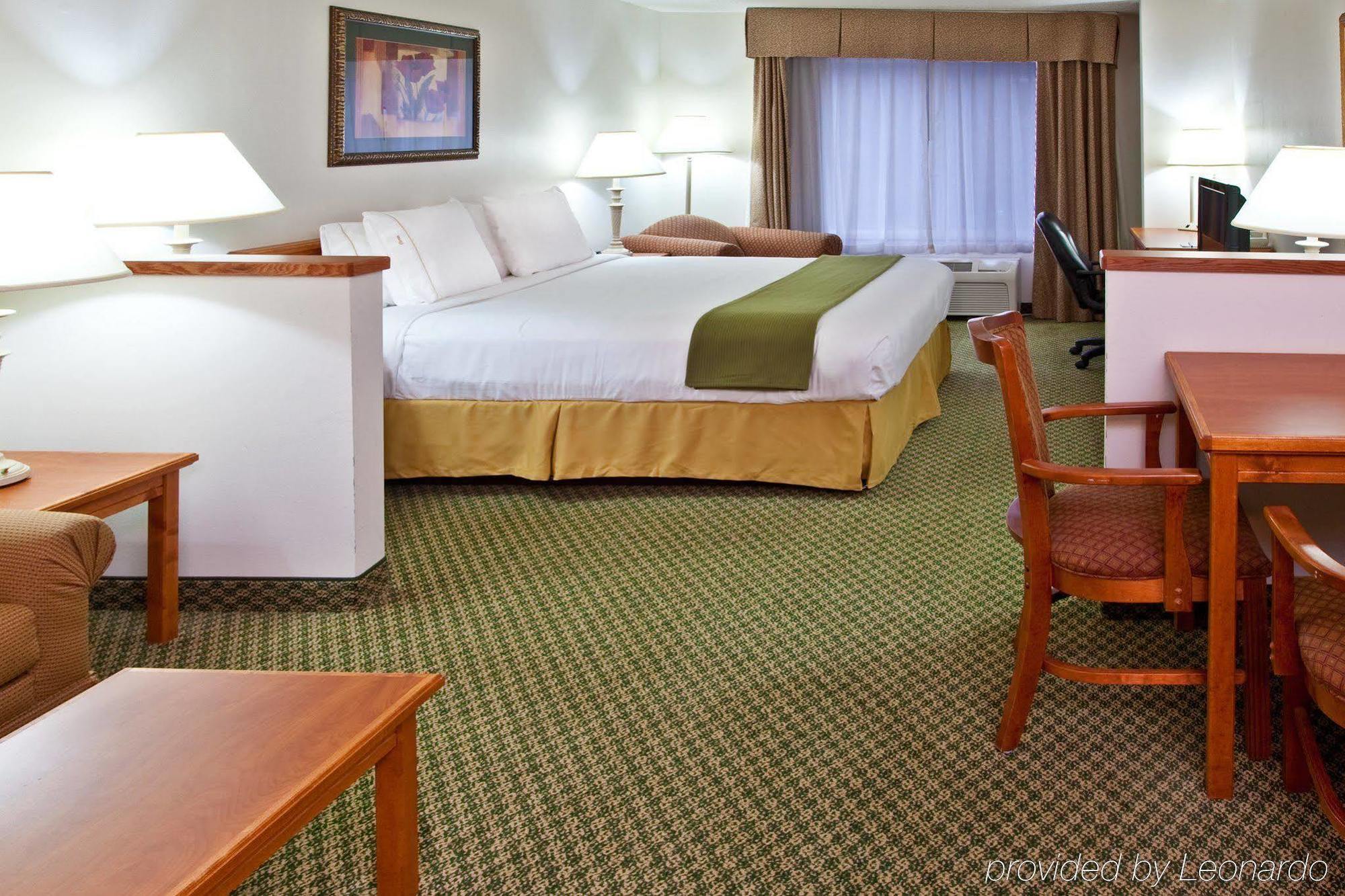 Holiday Inn Express & Suites Logan, An Ihg Hotel Quarto foto