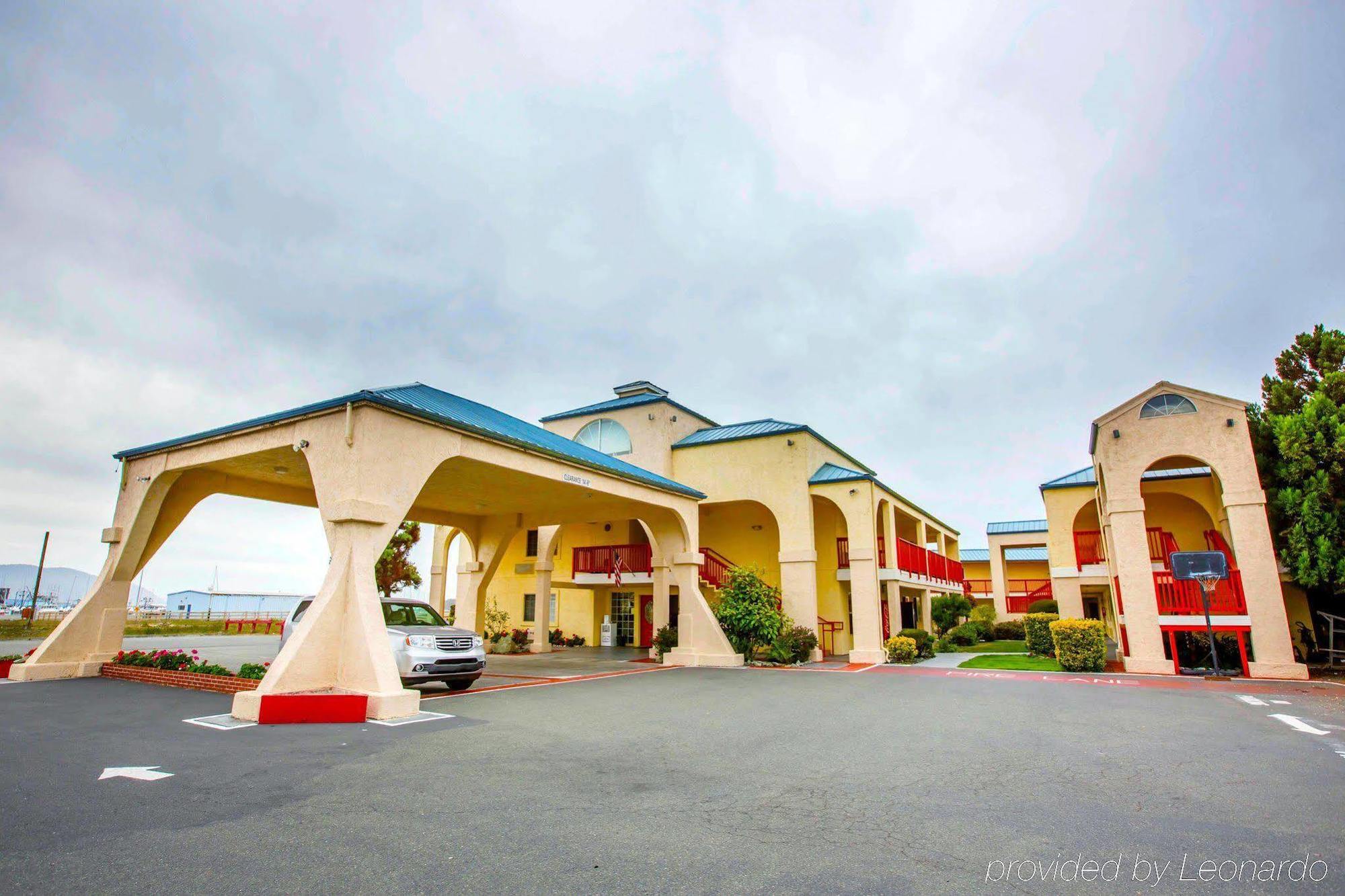 Quality Inn & Suites Redwood Coast Crescent City Exterior foto