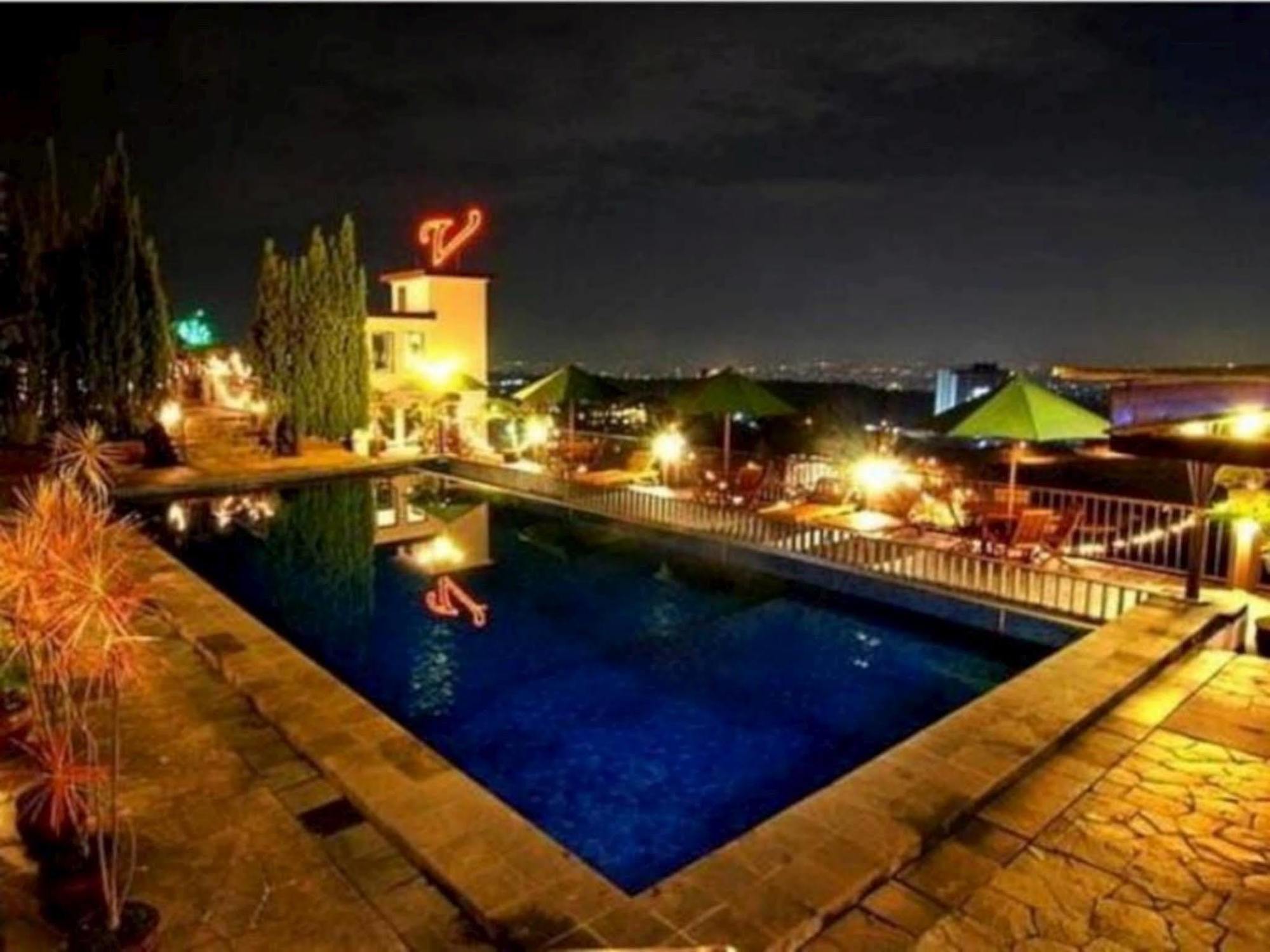 The Valley Resort Hotel Bandung Exterior foto