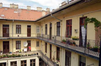 Alkotmany Street Apartment Budapeste Exterior foto