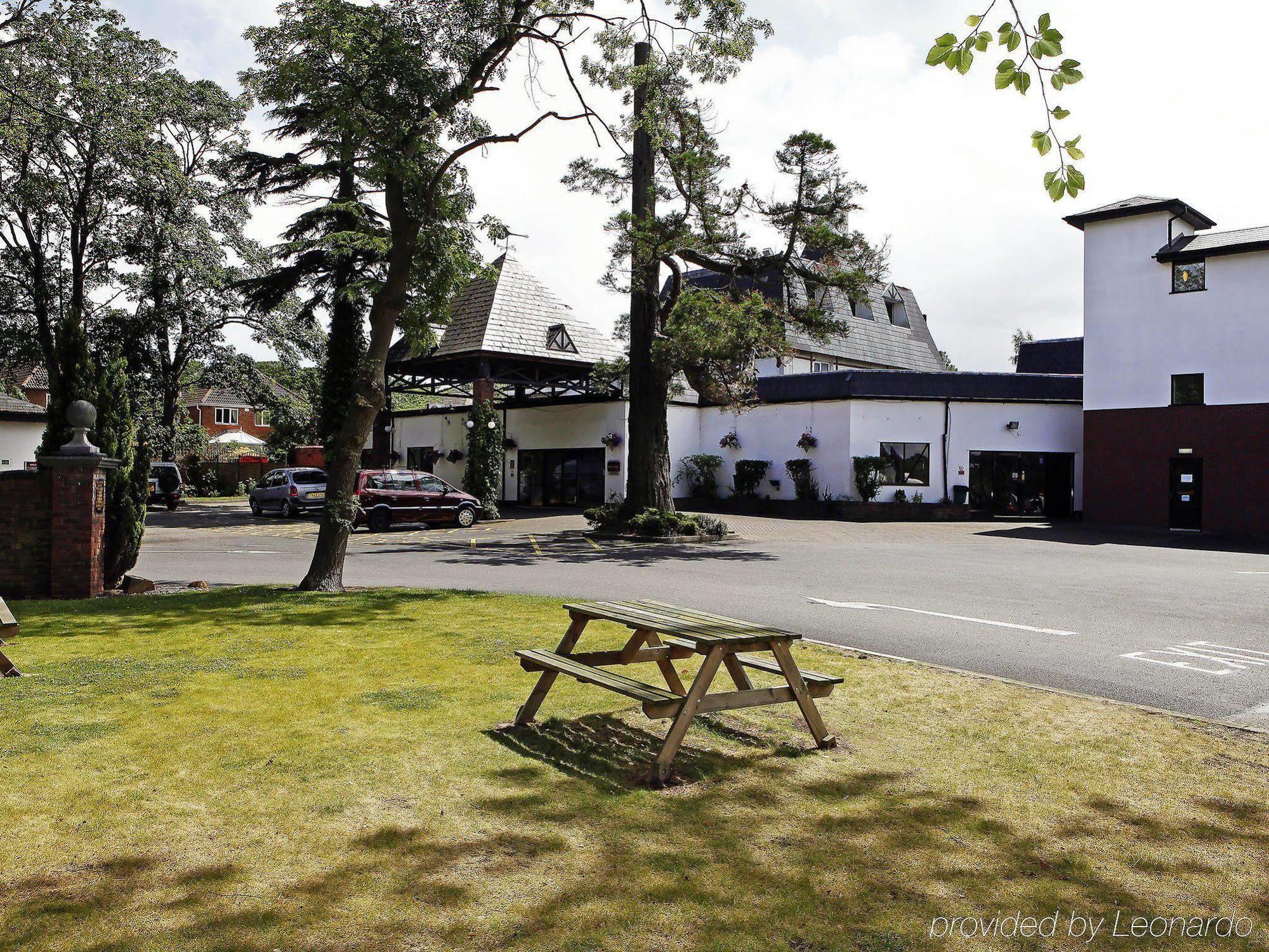 Mercure Chester North Woodhey House Hotel Ellesmere Port Exterior foto