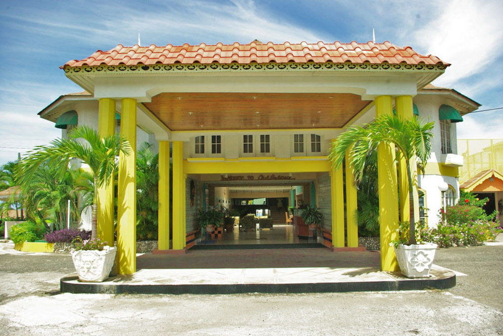 Club Ambiance (Adults Only) Hotel Runaway Bay Exterior foto