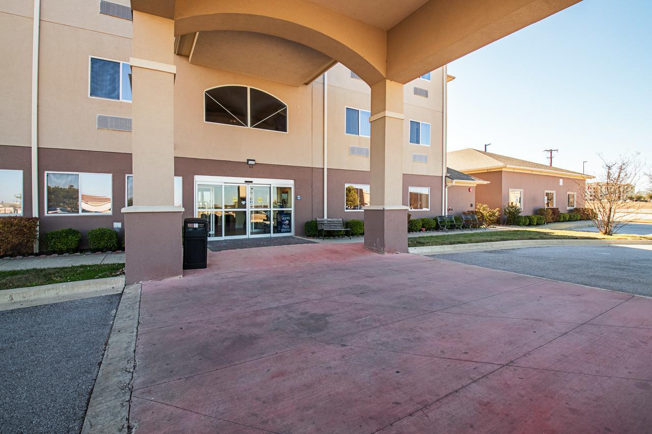 Days Inn By Wyndham Copperas Cove Exterior foto