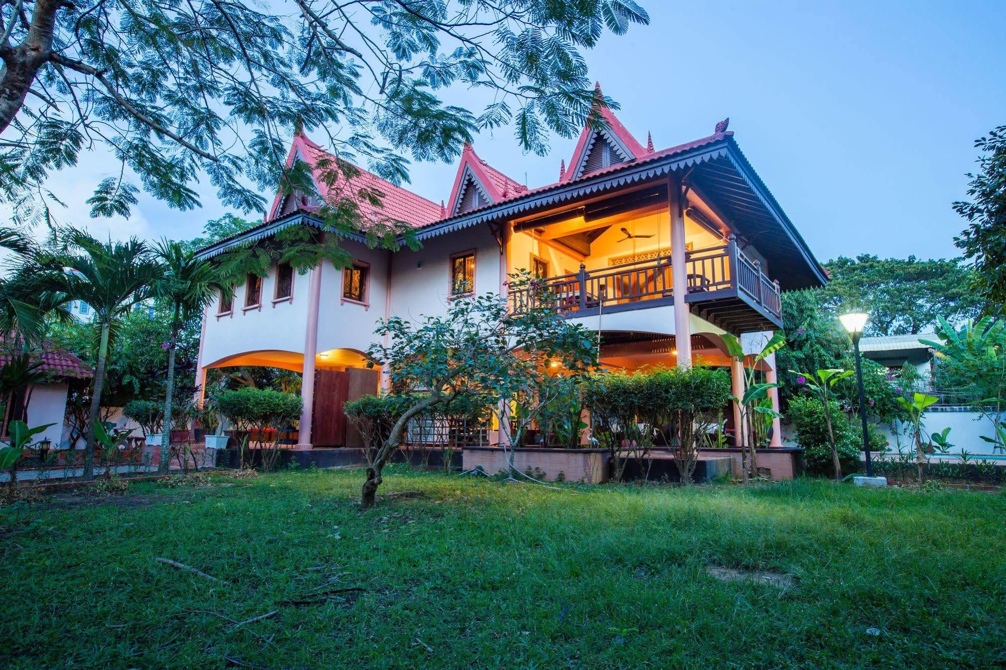 Relax And Resort Angkor Guesthouse Siem Reap Exterior foto