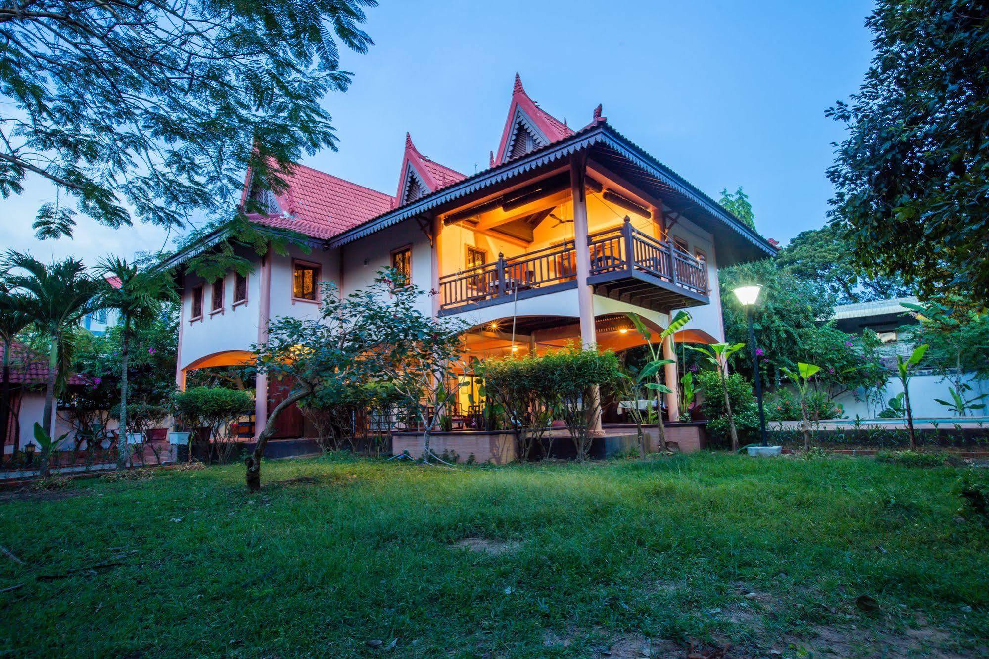 Relax And Resort Angkor Guesthouse Siem Reap Exterior foto