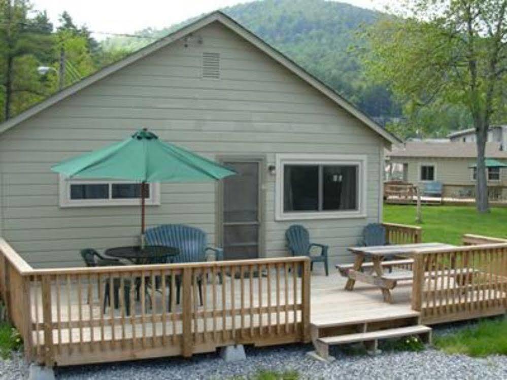 Lake George Diamond Cove Cottages, Cabins, & Hotel Exterior foto