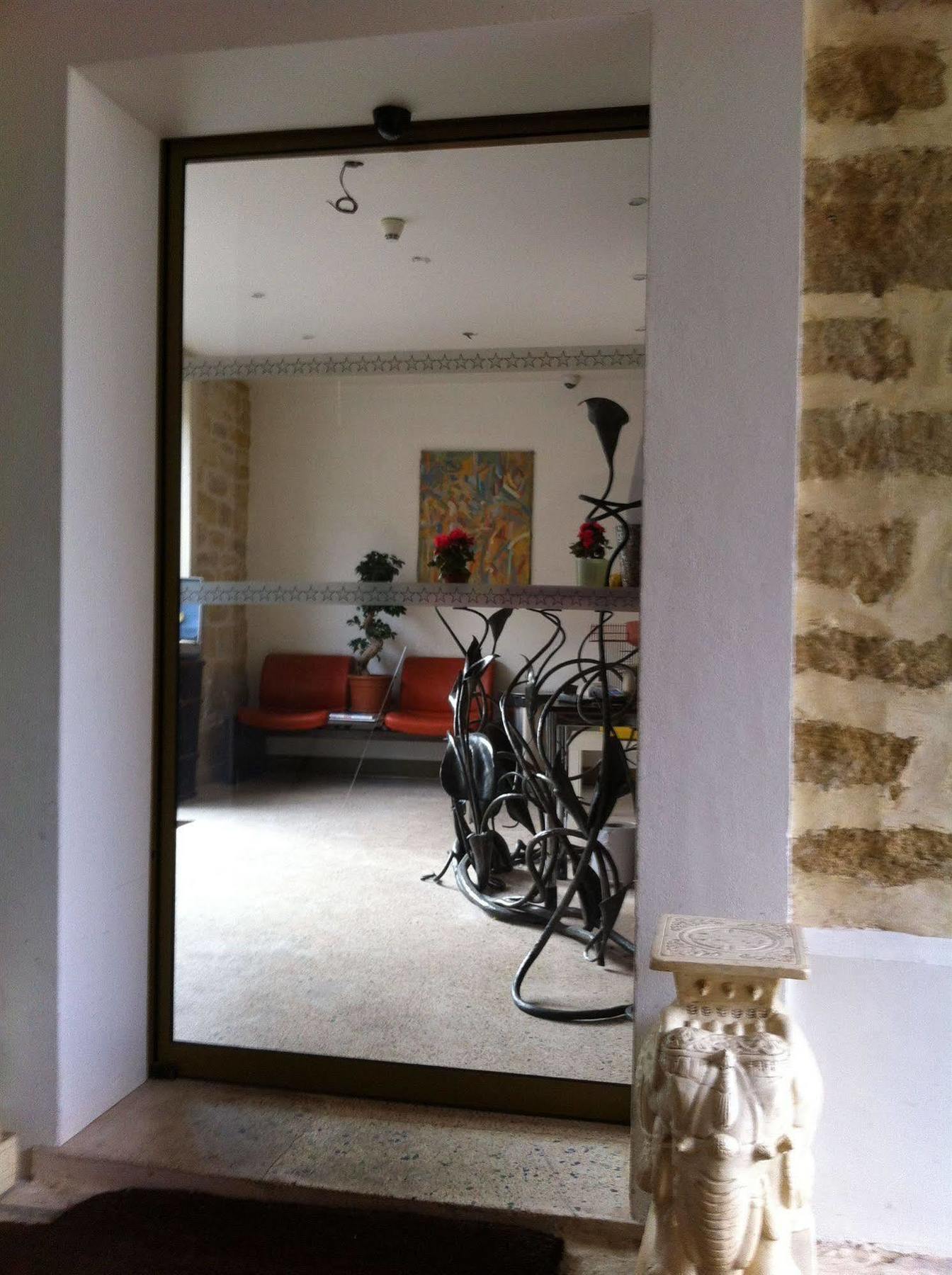 Studios Et Appartements - Le Divarius Cergy Exterior foto