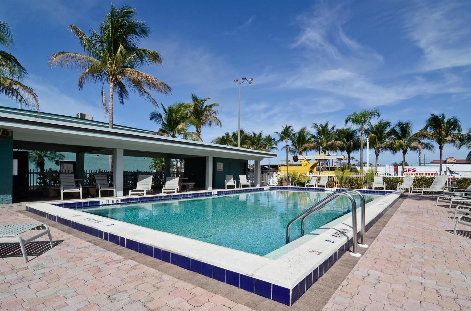 Americas Best Value Inn Fort Myers Instalações foto