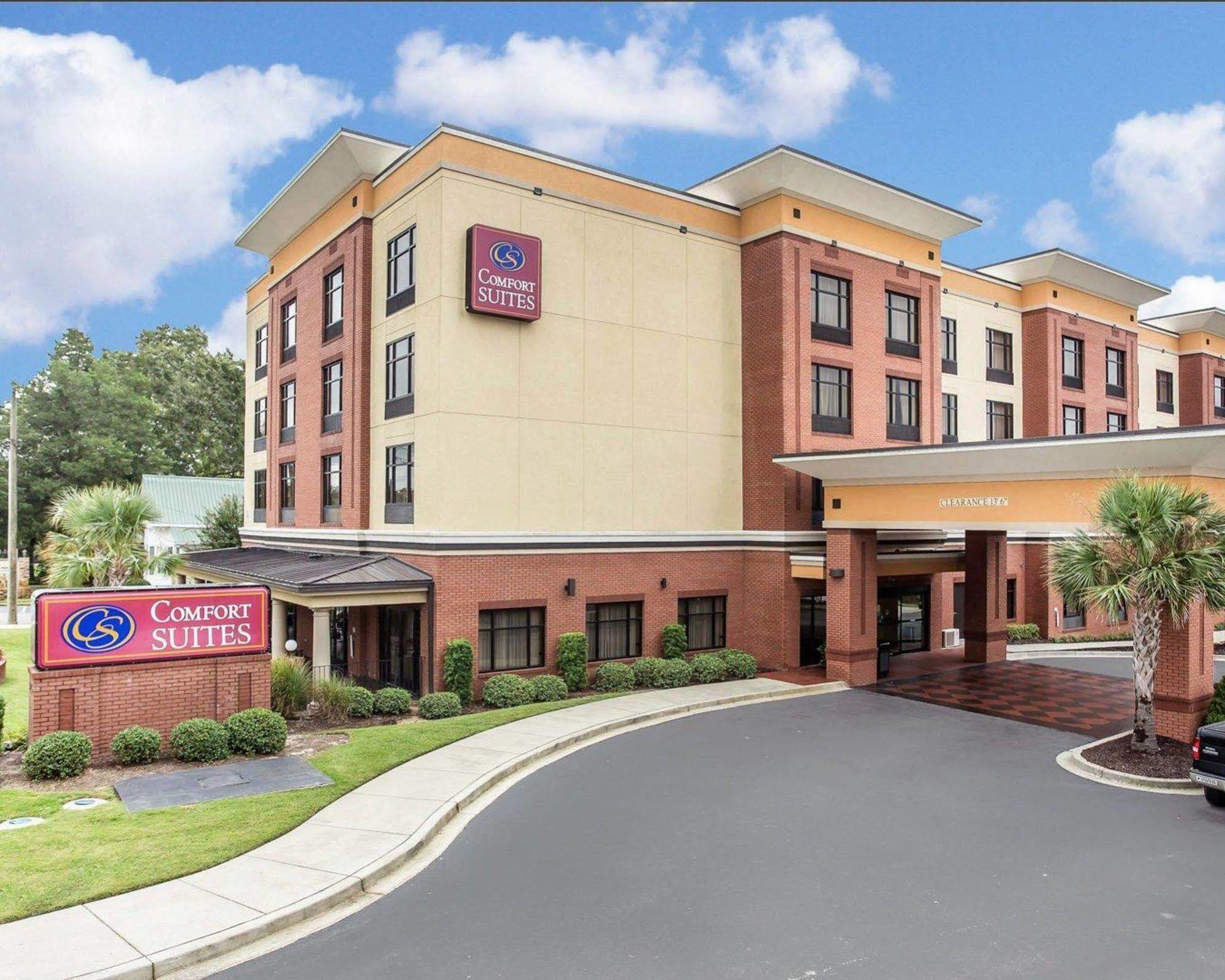 Holiday Inn Express & Suites Lexington, An Ihg Hotel Exterior foto