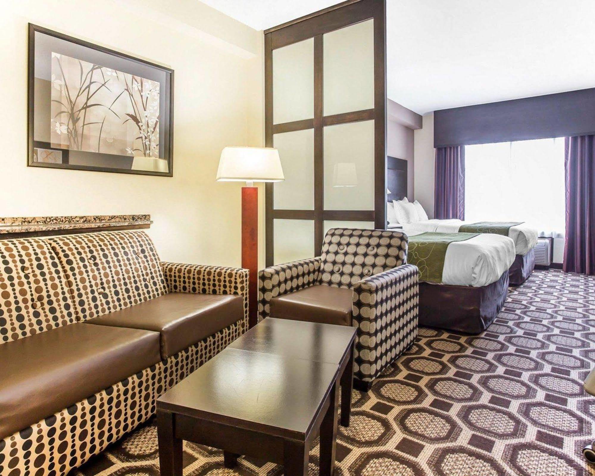 Holiday Inn Express & Suites Lexington, An Ihg Hotel Exterior foto