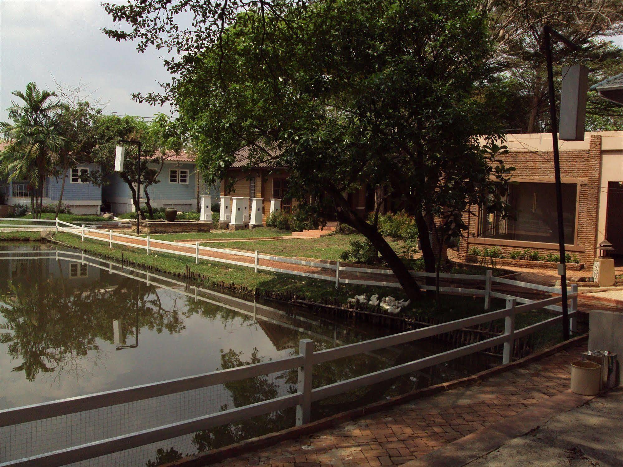 Nontnatee Homestay And Restaurant Banguecoque Exterior foto