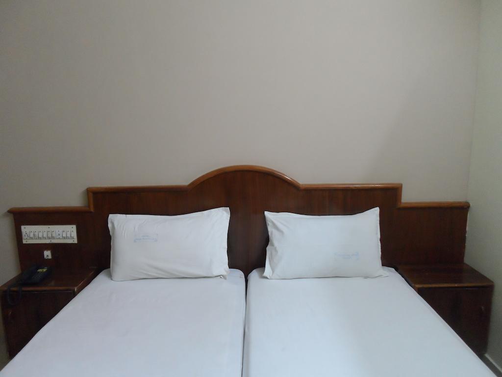 Hotel Sunilkrishna Tirupati Quarto foto
