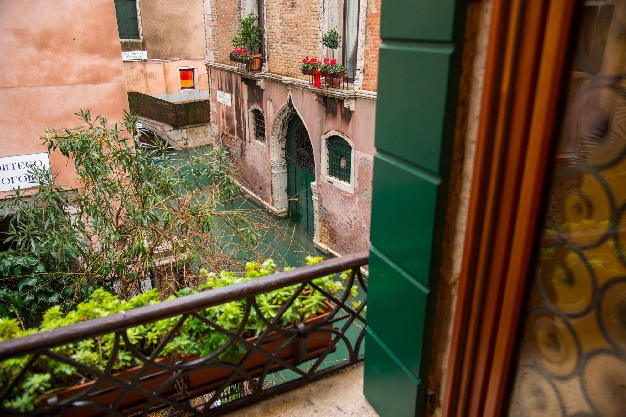 Appartamento Alla Fenice Veneza Exterior foto