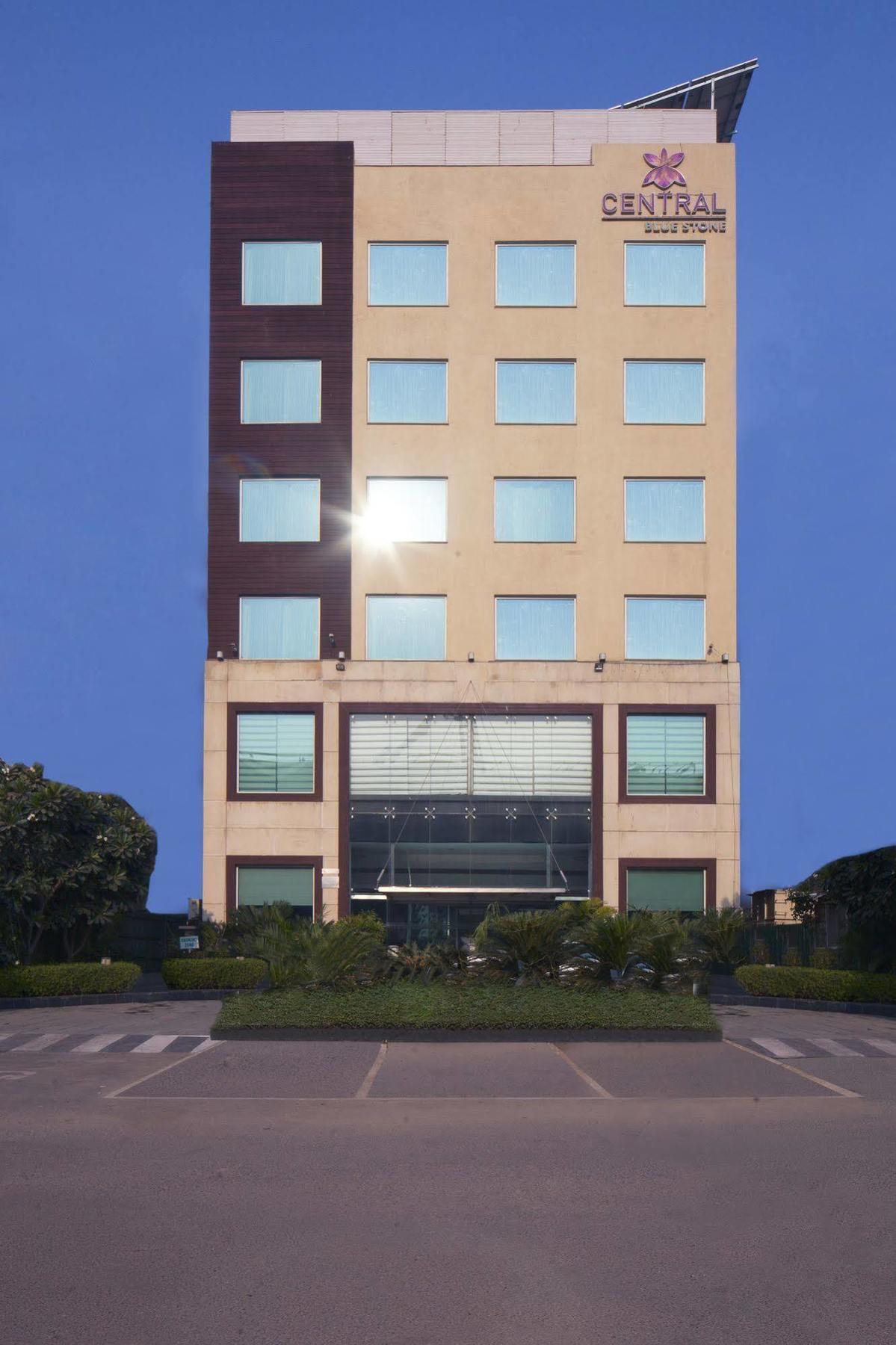 Central Blue Stone By Royal Orchid Gurgaon Exterior foto