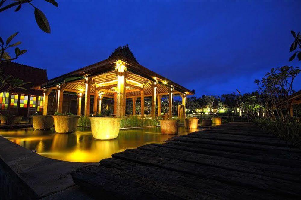 Adarapura Resort & Spa Lembang Exterior foto