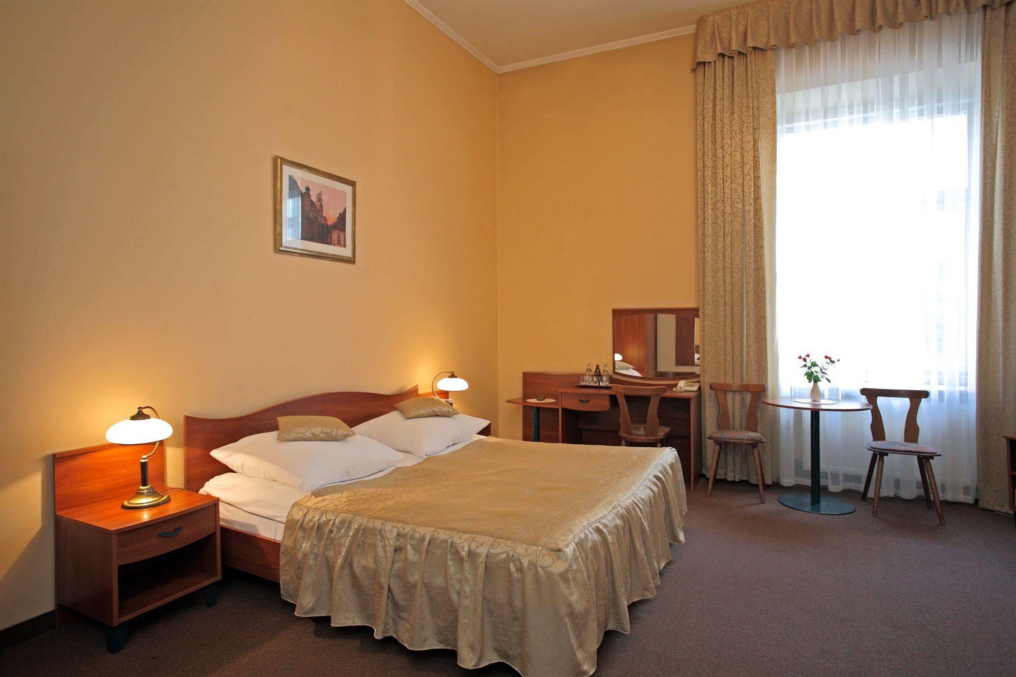 Hotel Fortuna Cracóvia Quarto foto