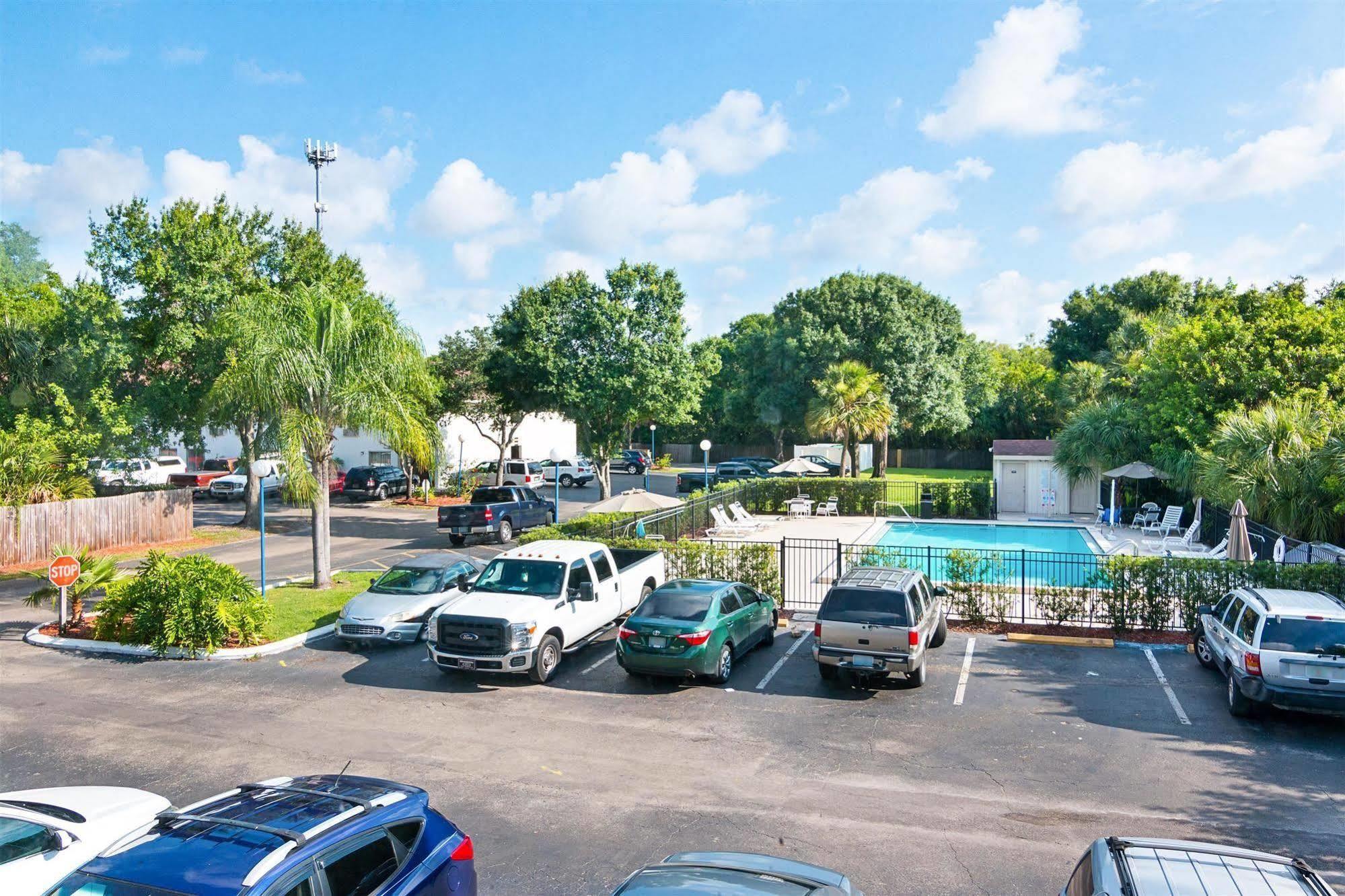 Motel 6-Tampa, Fl - Fairgrounds Exterior foto