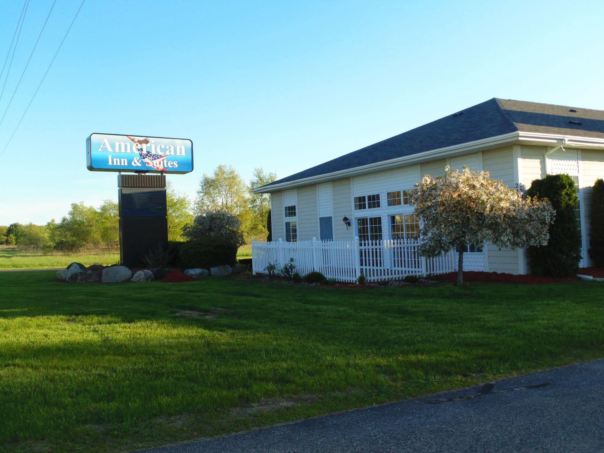 American Inn And Suites Houghton Lake Exterior foto