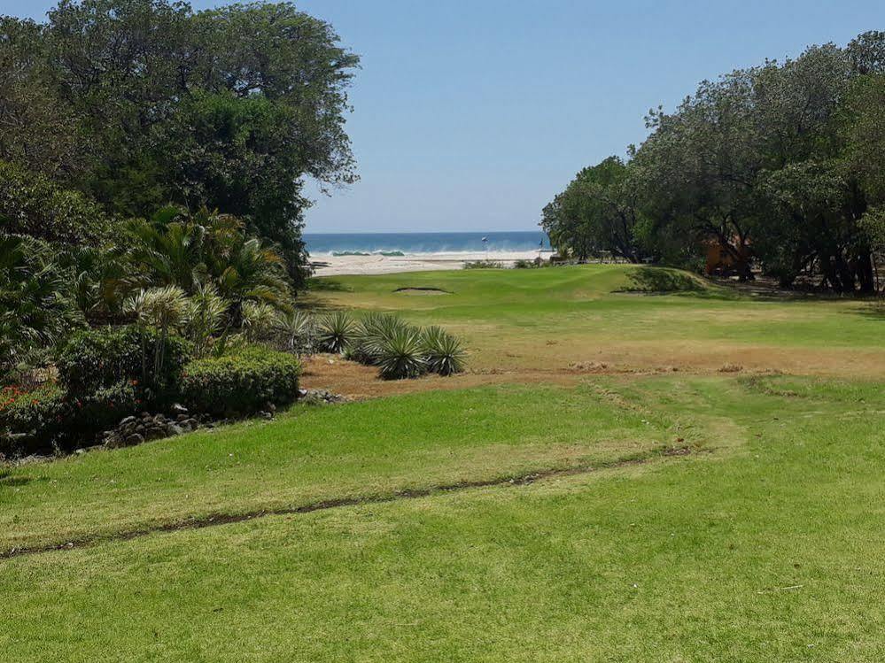 Hacienda Iguana Beach And Golf Resort Tola Exterior foto