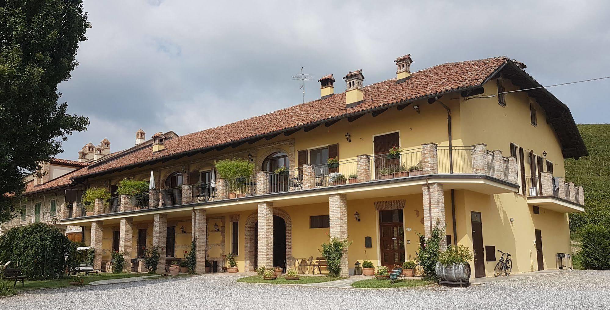 Cascina Rocca - Guest House Castiglione Falletto Exterior foto