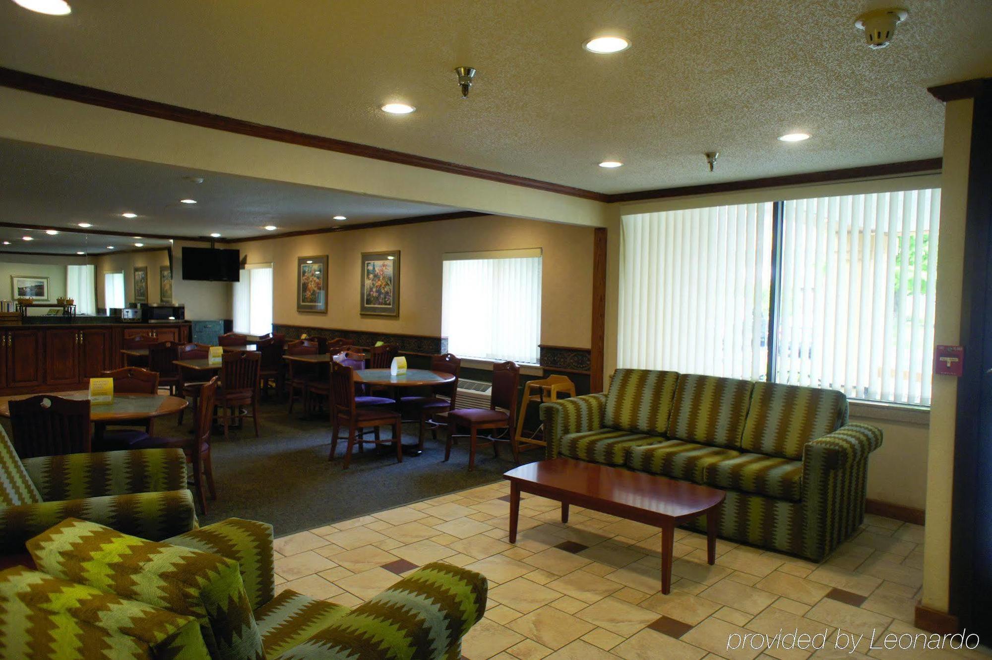 La Quinta Inn By Wyndham Indianapolis Airport Executive Dr Exterior foto