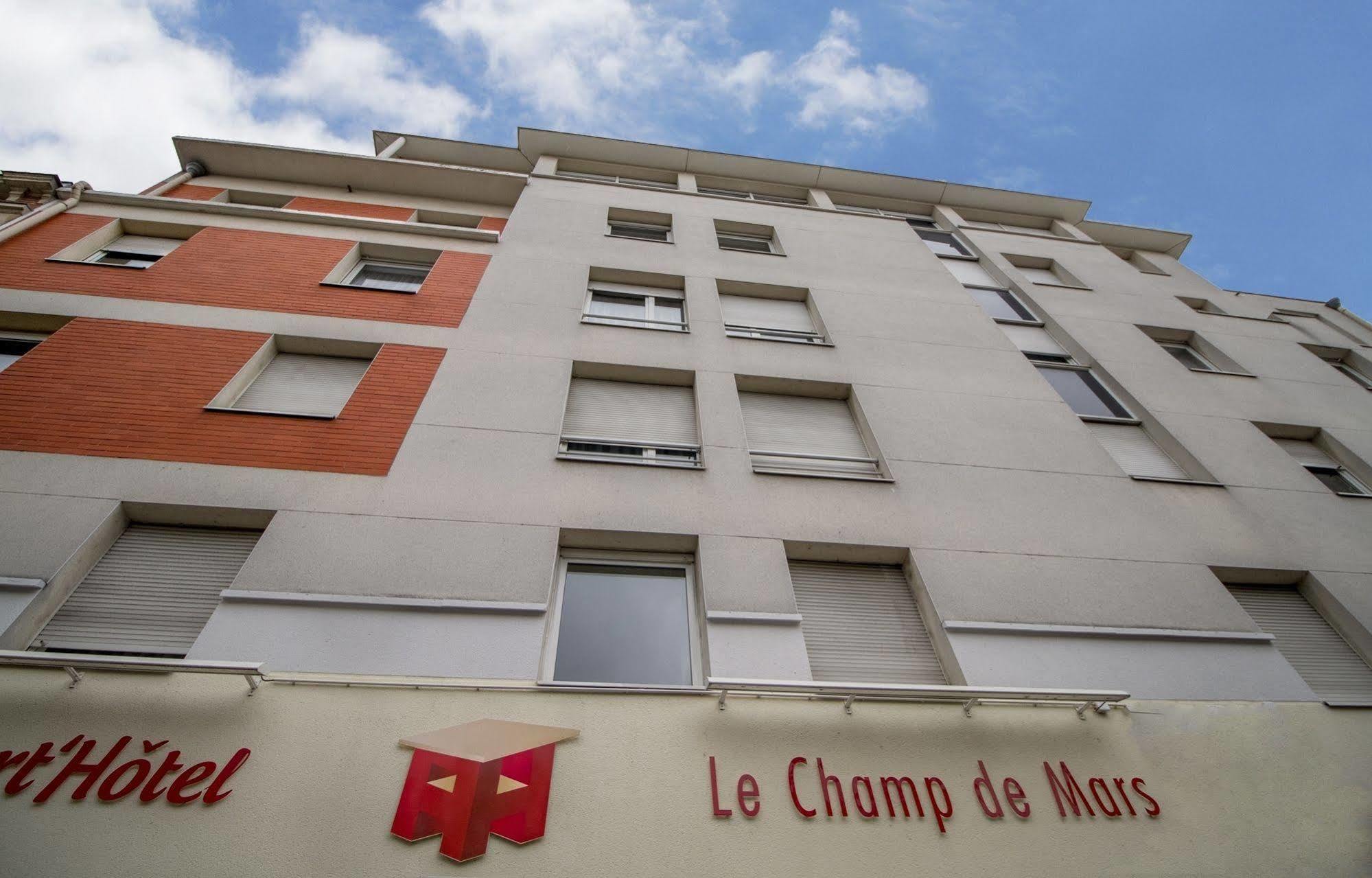 KOSY Appart'hôtel Le Champ De Mars Reims Exterior foto