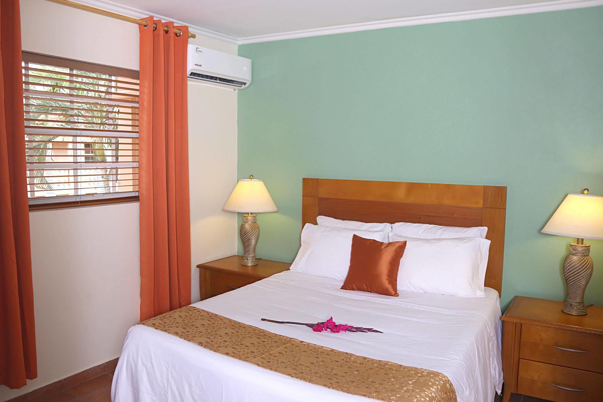 Punto Di Oro Apartments Resort Oranjestad Exterior foto