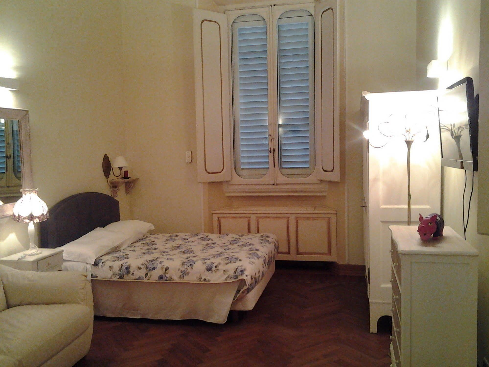 Booking Firenze Appartamenti Exterior foto