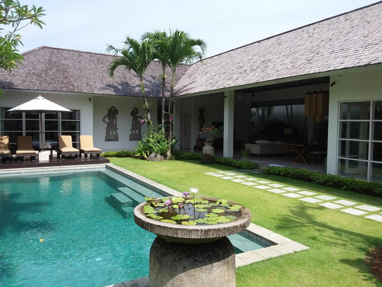 Villa Kamboon Kuta Lombok Exterior foto