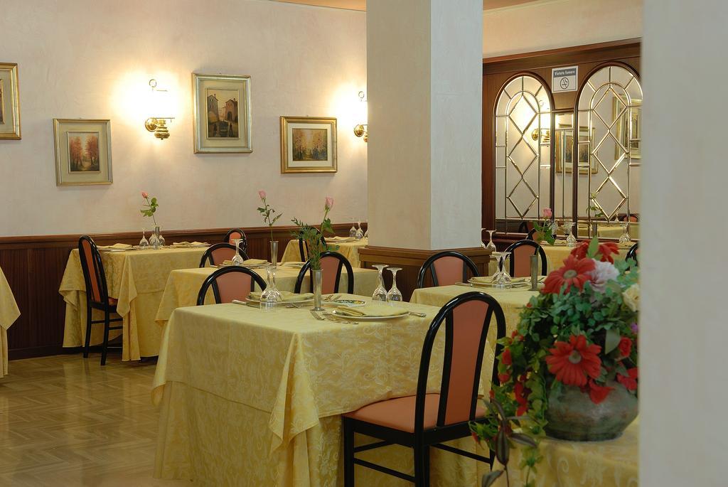 Hotel Cristallo Varazze Restaurante foto