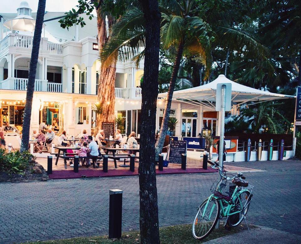 Sarayi Boutique Hotel Palm Cove Exterior foto